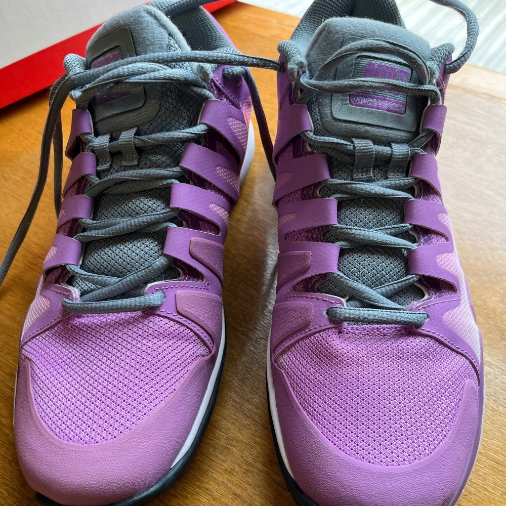 Nike Zoom Sneakers -